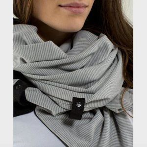 NWT Vinyasa scarf pin stripe white grey black